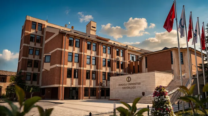 Anadolu Üniversitesi