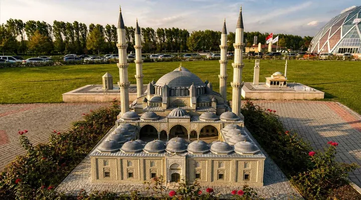 Esminyatürk Türk Dünyası Şaheserleri Parkı - Foto 2