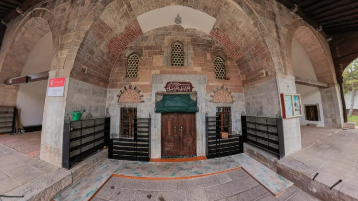 Hüsrevpaşa Camii