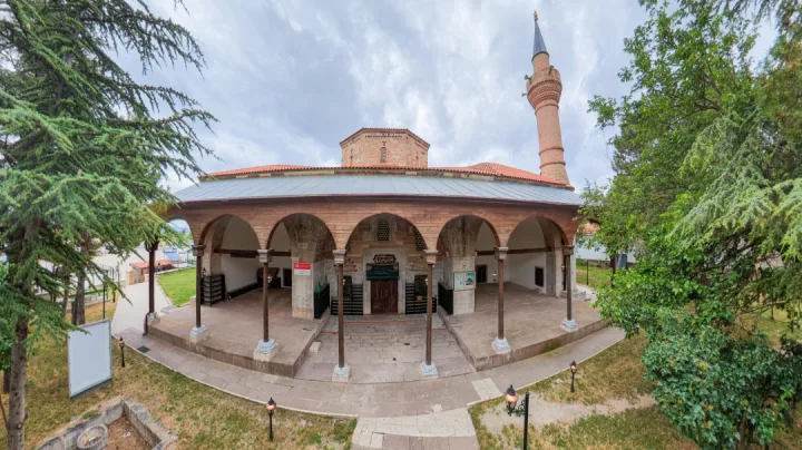 Hüsrevpaşa Camii - Foto 2