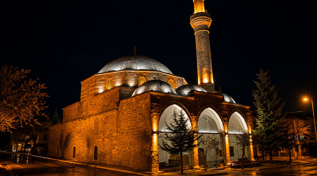 Kurşunlu Camii ve Külliyesi - Foto 1
