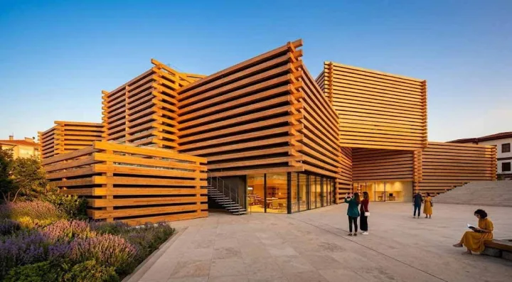 Modern Sanat Müzesi (OMM)