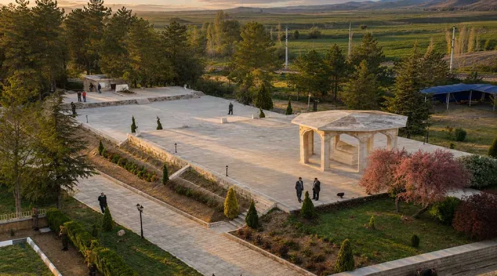 Yunus Emre Türbesi - Foto 3