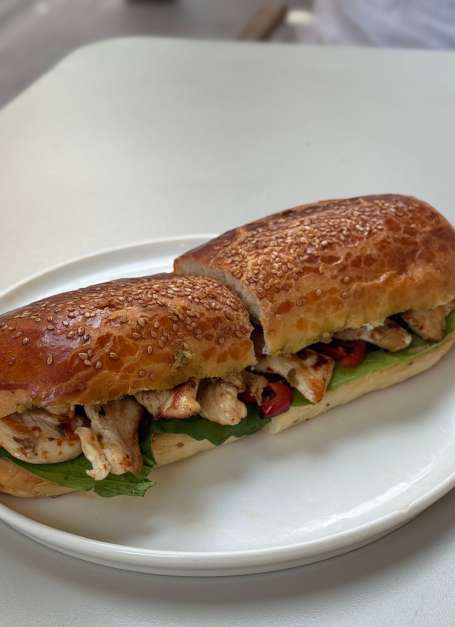 Pesto Tavuk Sandviç