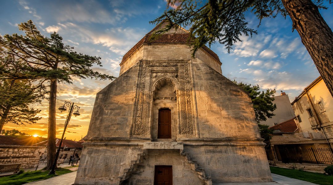 Alemşah Kümbeti